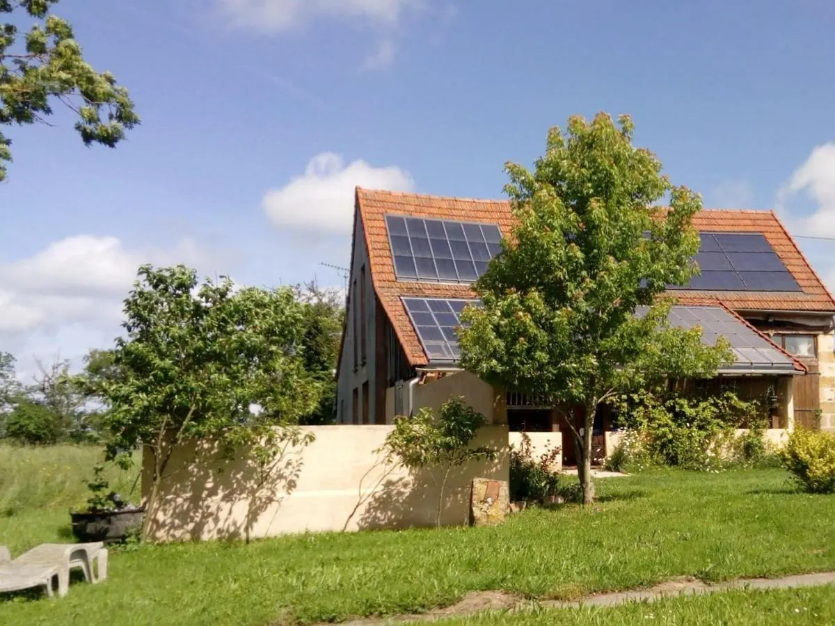 Holiday home Ferme Eco-Restauree Avec Jardin, Jeux Enfants Et Parking Pres De Neris Les Bains - Fr-1-489-40 Villa Blomard