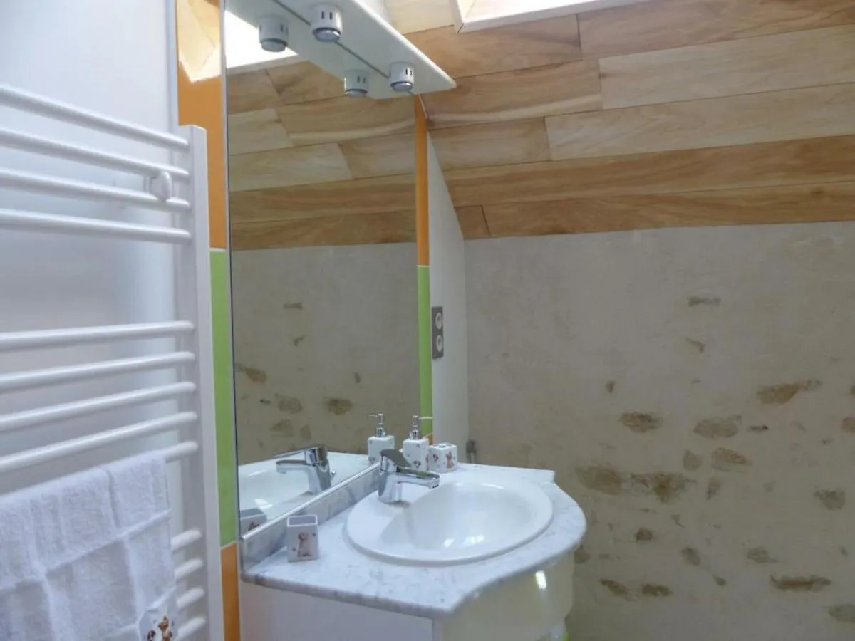 Ferme Eco-Restauree Avec Jardin, Jeux Enfants Et Parking Pres De Neris Les Bains - Fr-1-489-40 Villa Blomard