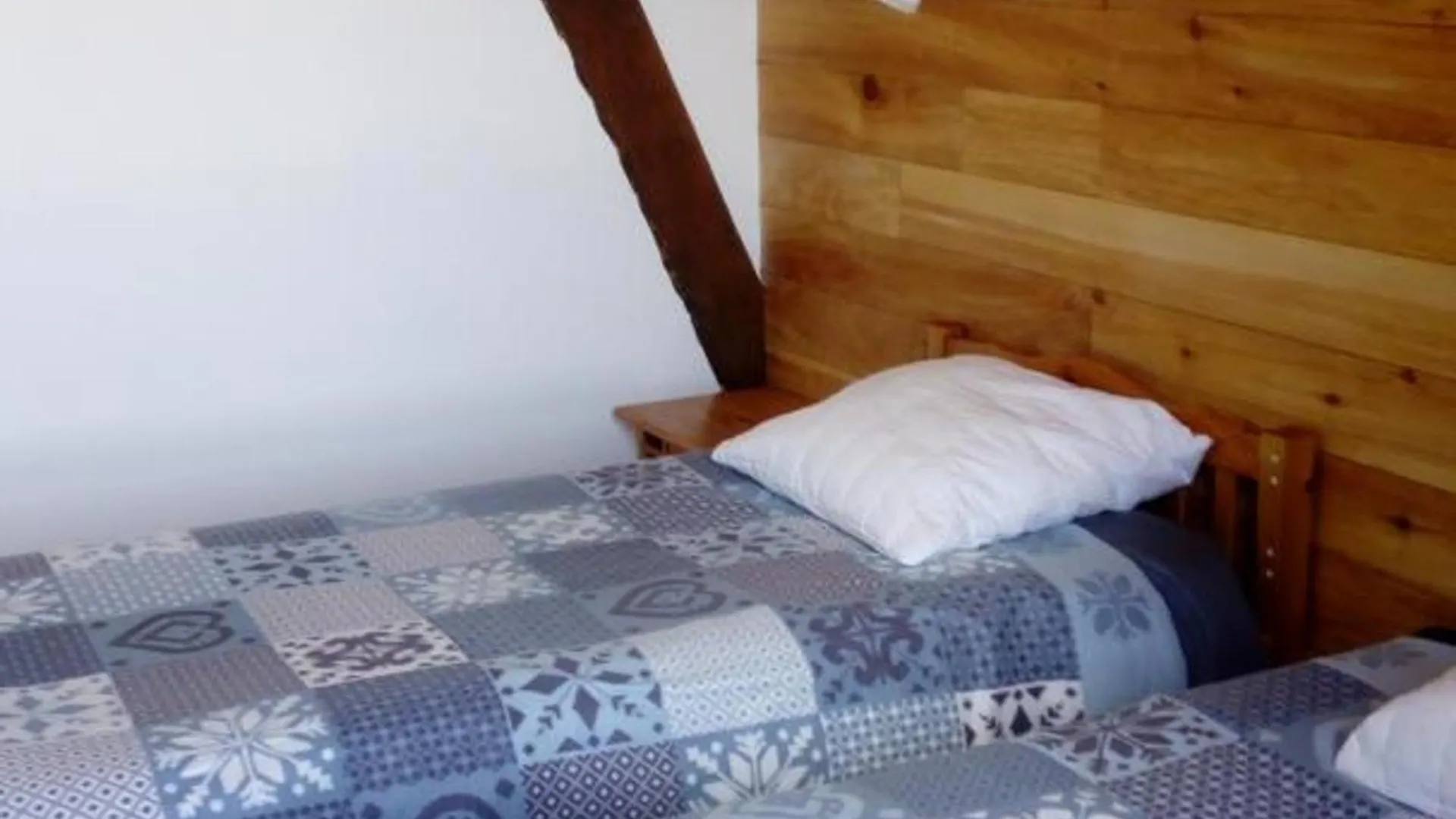 Holiday home Ferme Eco-Restauree Avec Jardin, Jeux Enfants Et Parking Pres De Neris Les Bains - Fr-1-489-40 Villa Blomard